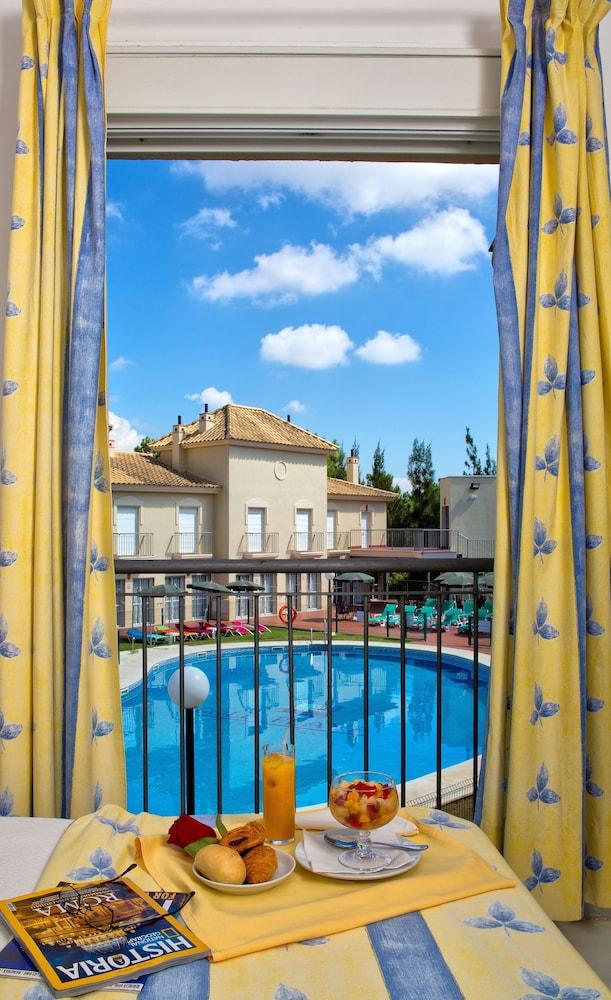Golf Playa Country Club Hotel 3*